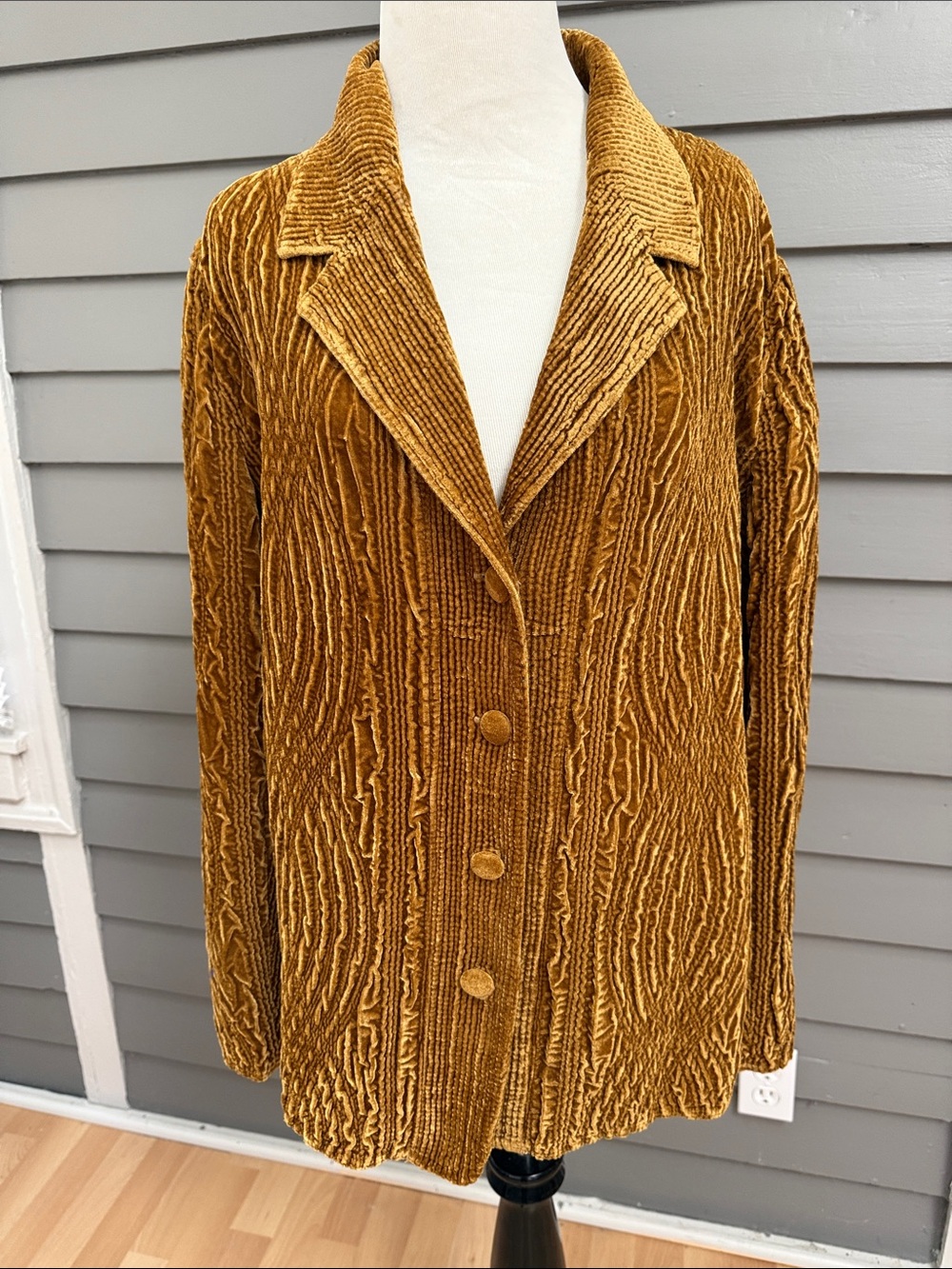 Rhonda Stark Gold Crushed Velvet Vertical Textured Button-Front Jacket Medium